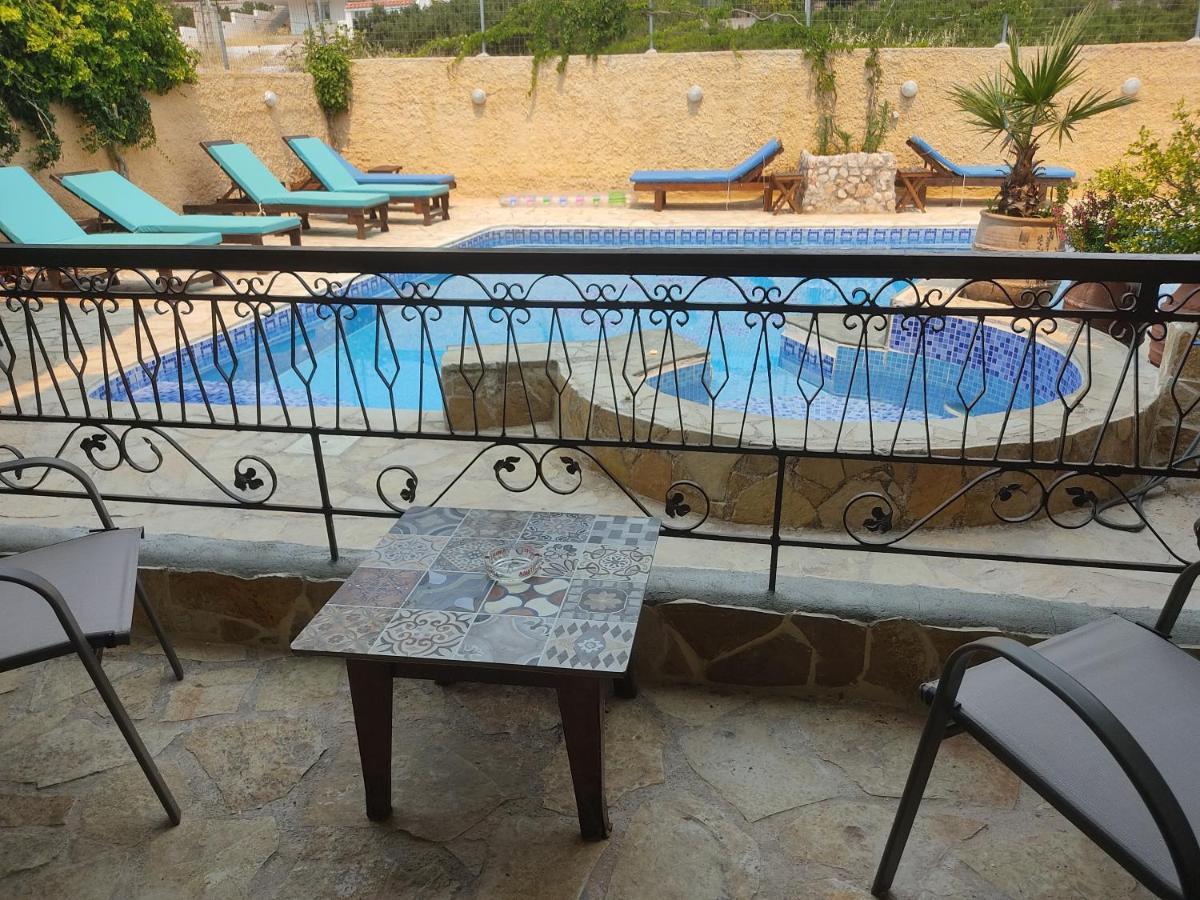 Xenonas Κithαiron Hotel Vília Exterior foto