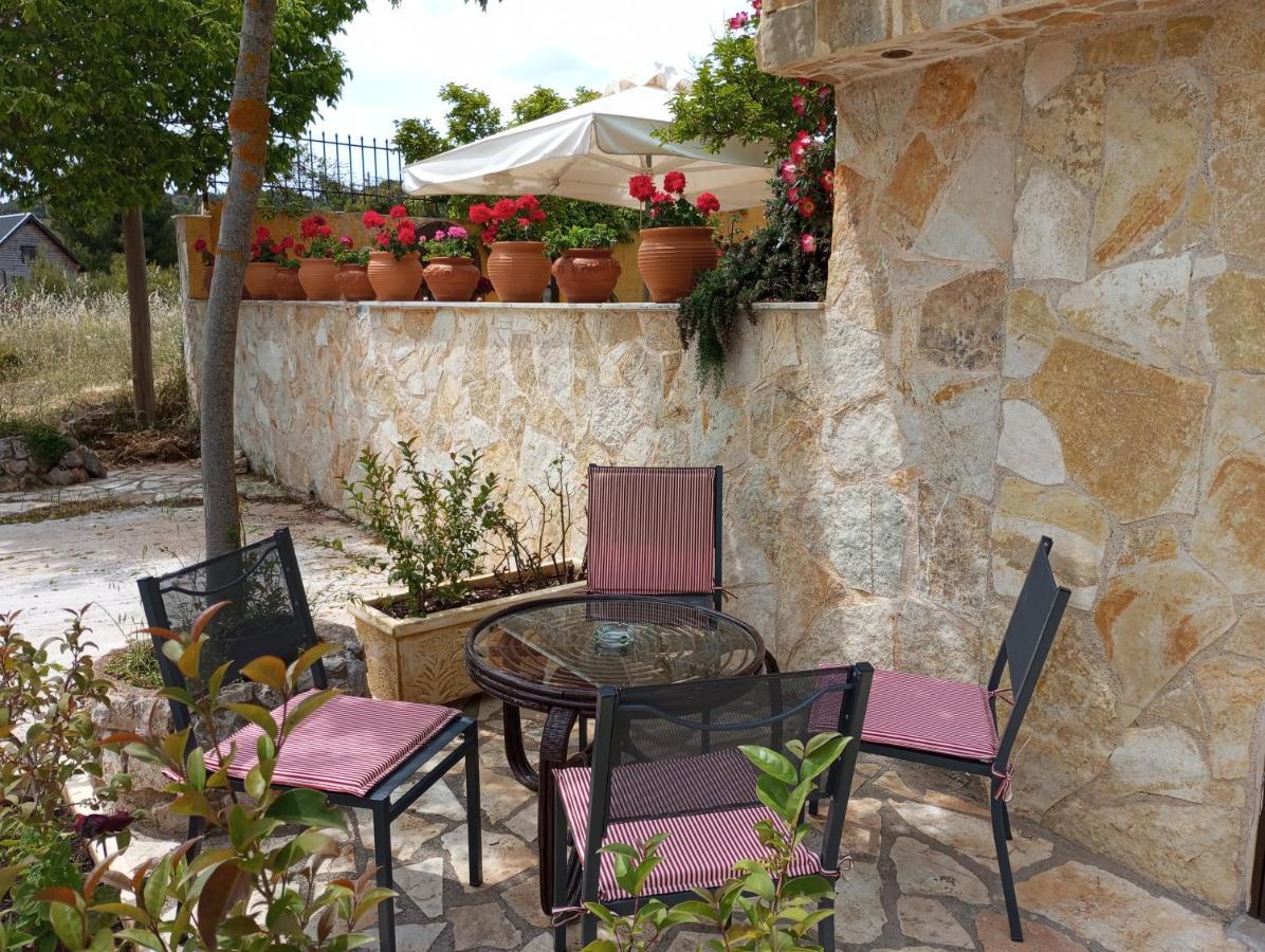 Xenonas Κithαiron Hotel Vília Exterior foto