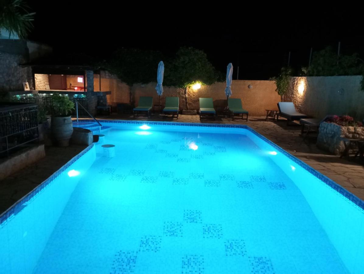 Xenonas Κithαiron Hotel Vília Exterior foto