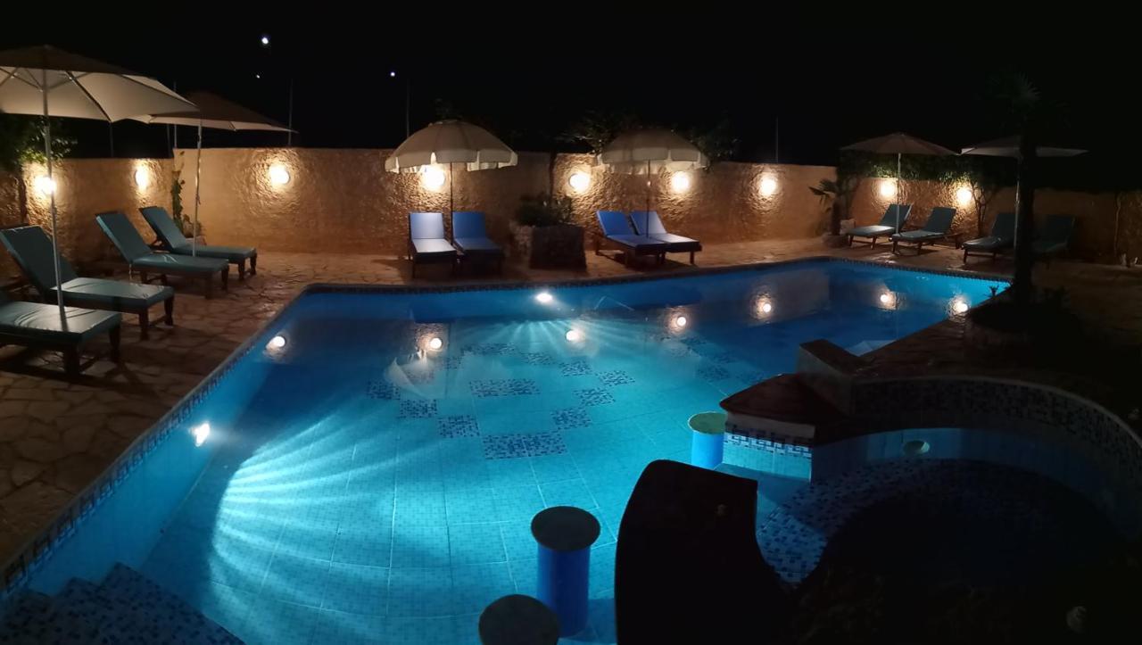 Xenonas Κithαiron Hotel Vília Exterior foto