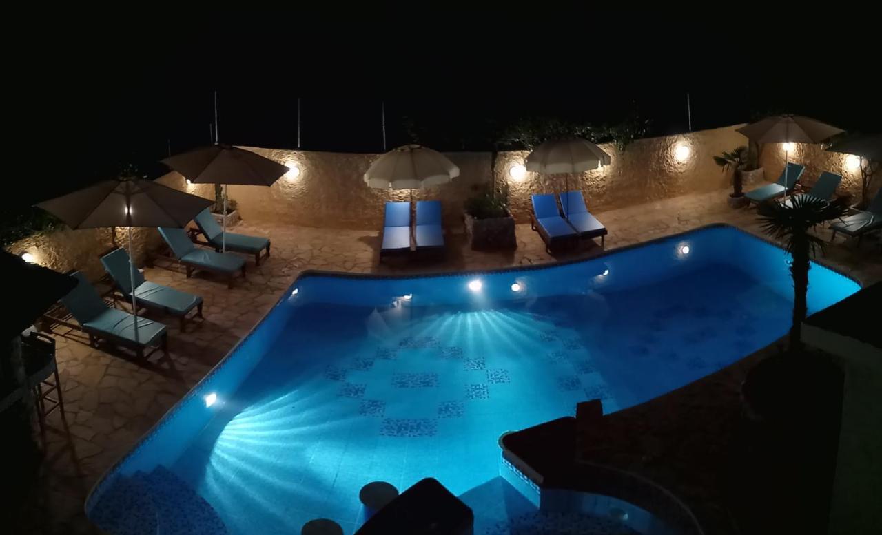Xenonas Κithαiron Hotel Vília Exterior foto